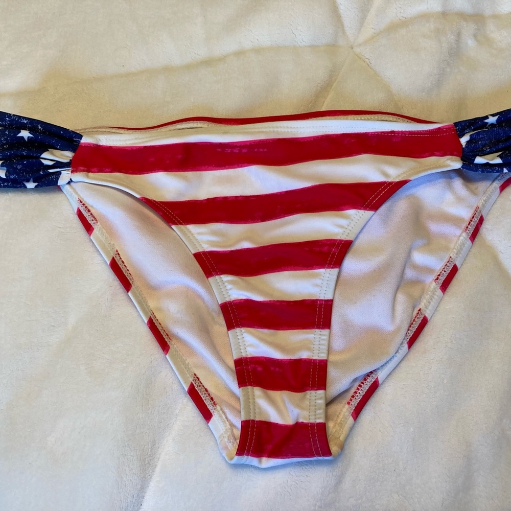 California Waves Patriotic Stars and Stripes Bikini Bottom